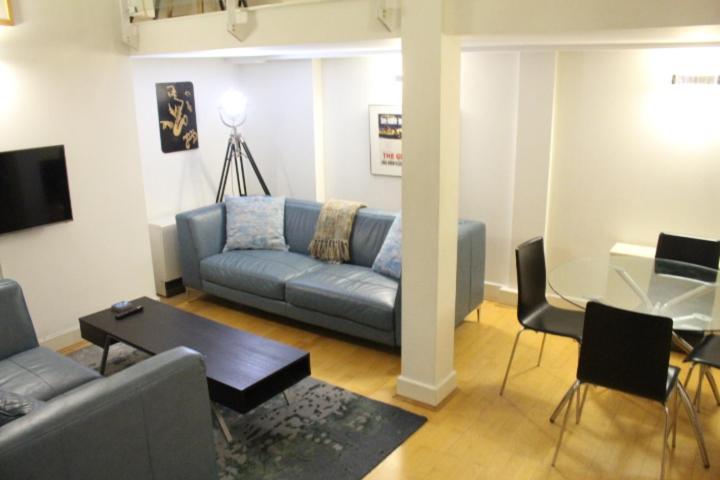 Central 2-Bed, 2-Bath Sanctuary Near Holborn Station, Covent Garden & West End Лондон Екстер'єр фото