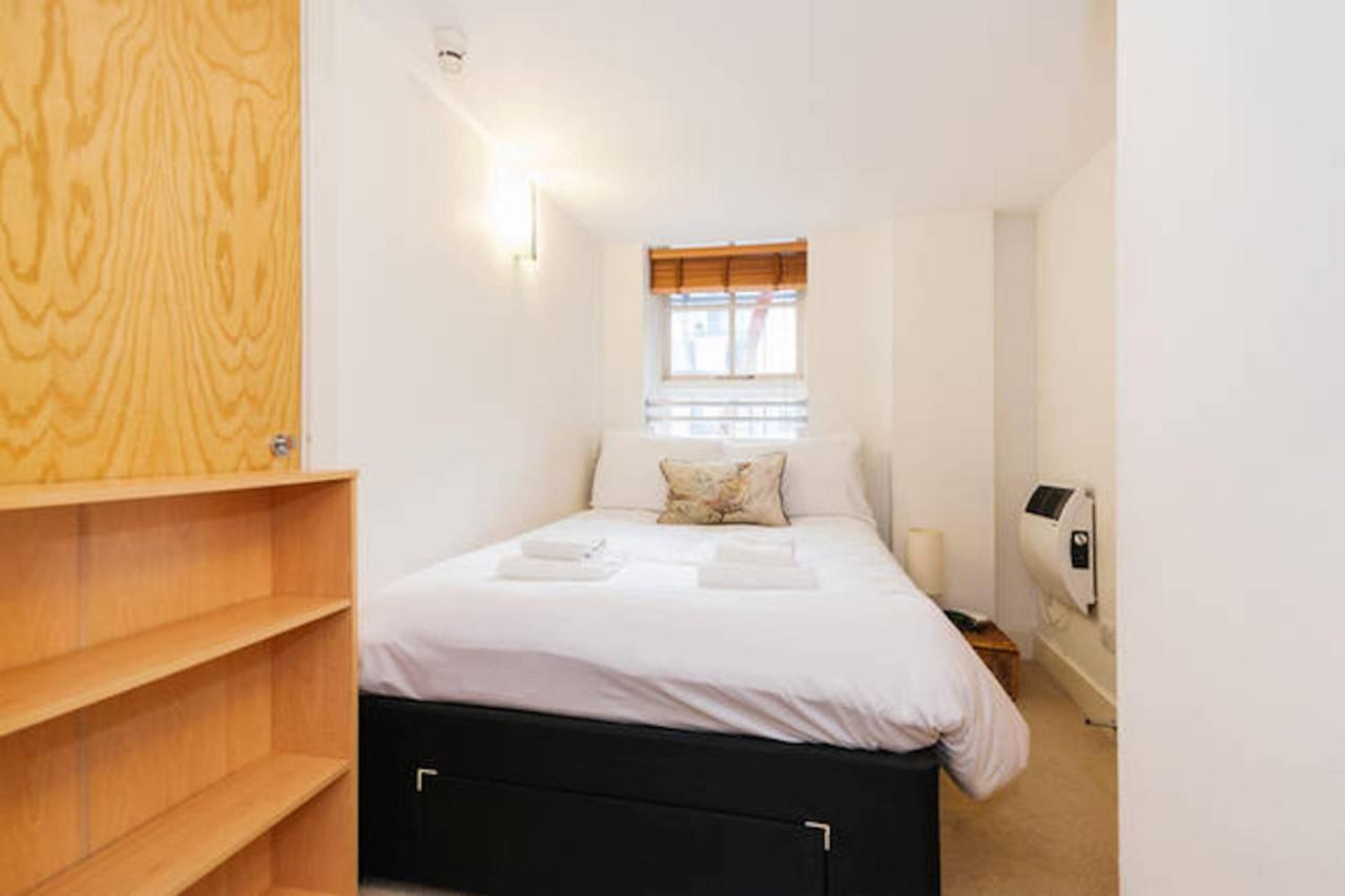 Central 2-Bed, 2-Bath Sanctuary Near Holborn Station, Covent Garden & West End Лондон Екстер'єр фото